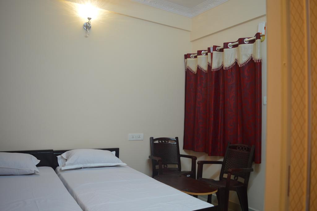 Sri Balaji Guest House บังกาลอร์ ภายนอก รูปภาพ