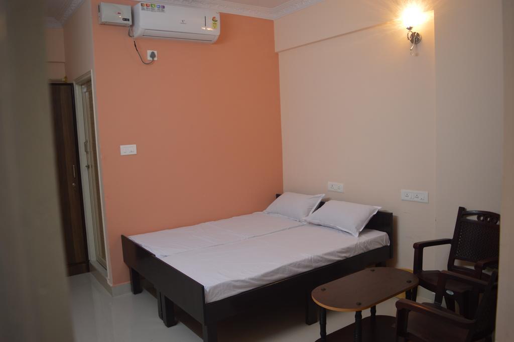 Sri Balaji Guest House บังกาลอร์ ภายนอก รูปภาพ