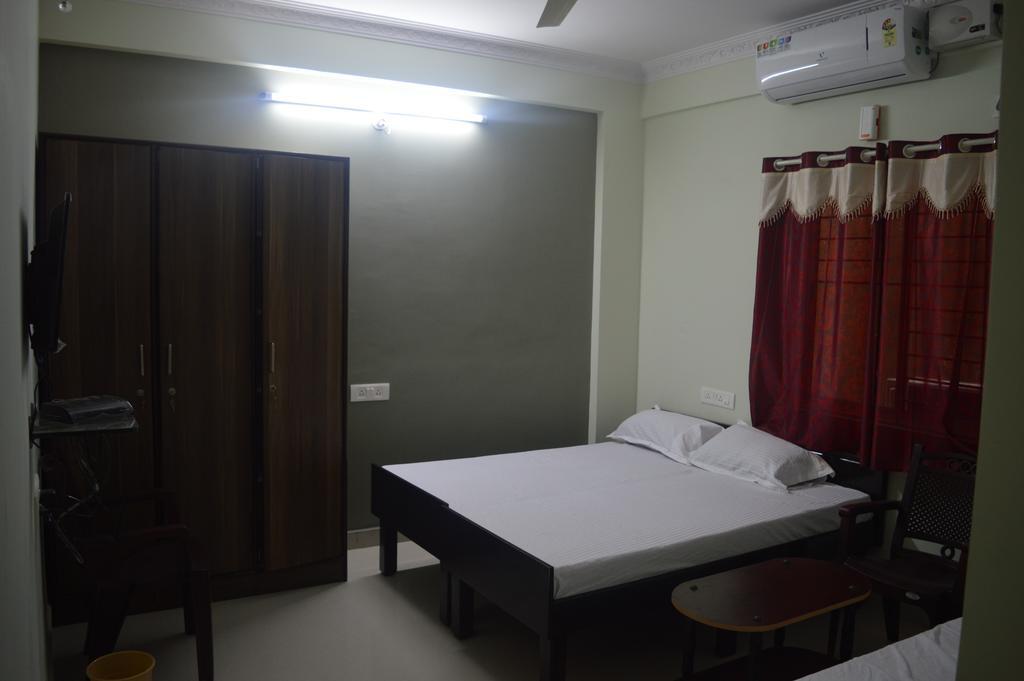 Sri Balaji Guest House บังกาลอร์ ภายนอก รูปภาพ