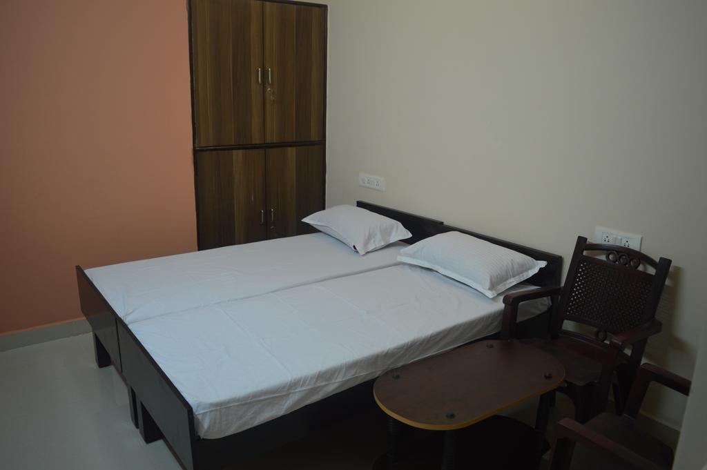 Sri Balaji Guest House บังกาลอร์ ภายนอก รูปภาพ